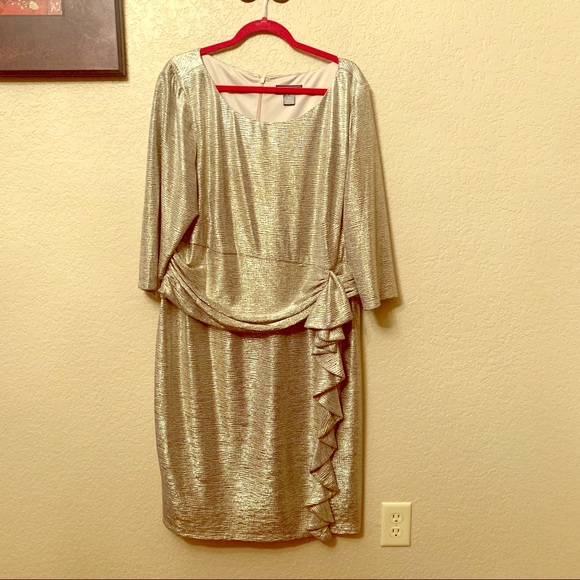 Dress - Picture 1 of 3